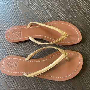 Tori Burch Size 8, flip flops.